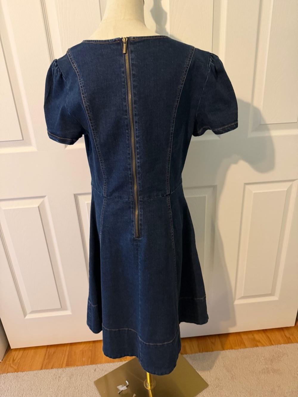 Dress - Picture 4 of 6